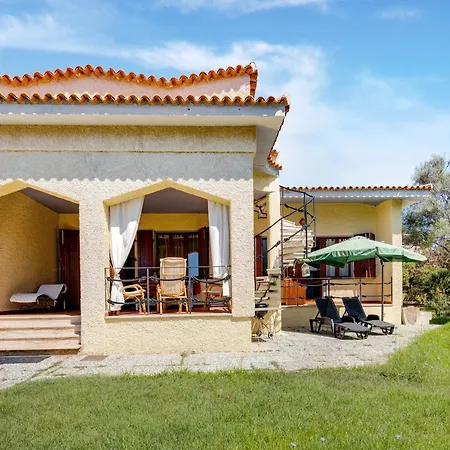 Beachfront With Solarium Holiday home Siniscola